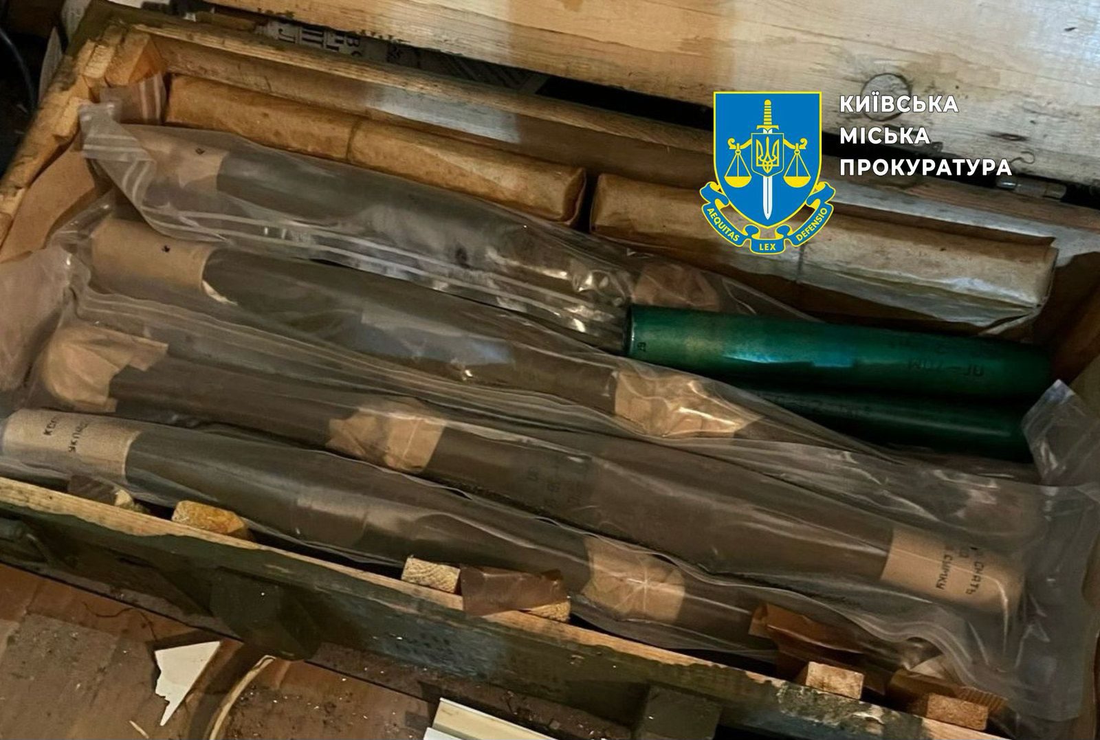 Двоє киян облаштували у столиці схрони боєприпасів та зброї (фото)