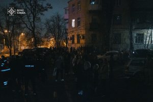 У столиці вночі спалахнув гуртожиток (фото) У столиці вночі спалахнув гуртожиток (фото)