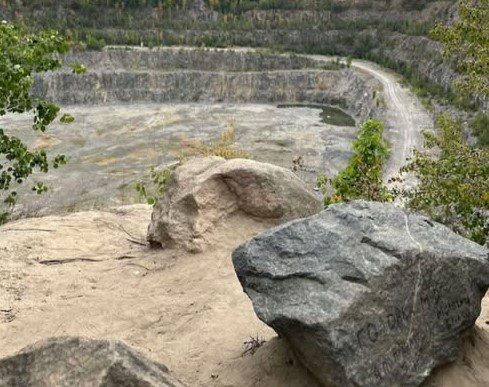 «Білоцерківський кар’єр» попередив про вибухові роботи 15 квітня