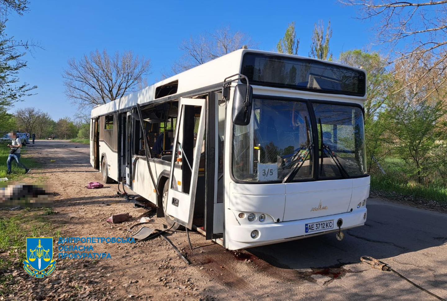 У Марганці дрон-камікадзе вдарив по автобусу: загинули 9 людей, понад тридцять постраждалих
