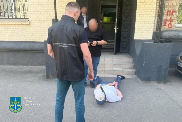 Невдале ухилянтство: в руки держави попались чергові горе-втікачі й організатор незаконного трансферу