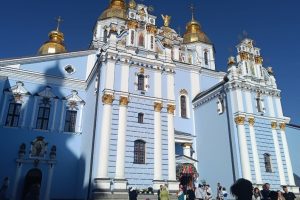 У Києві на Великдень поблизу 170 церков чергуватимуть посилені патрулі поліцейських У Києві на Великдень поблизу 170 церков чергуватимуть посилені патрулі поліцейських