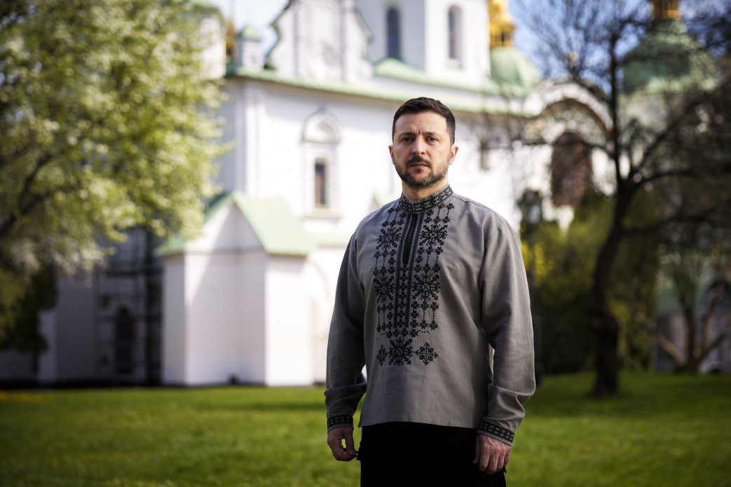 "Година зла скінчиться. Прийде день життя": - Президент привітав українців з Великоднем