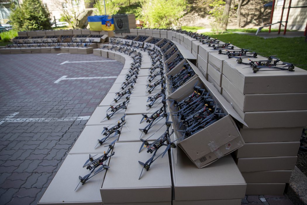 Кличко передав від громади столиці 1100 мультироторних систем 27 Печерській бригаді Нацгвардії