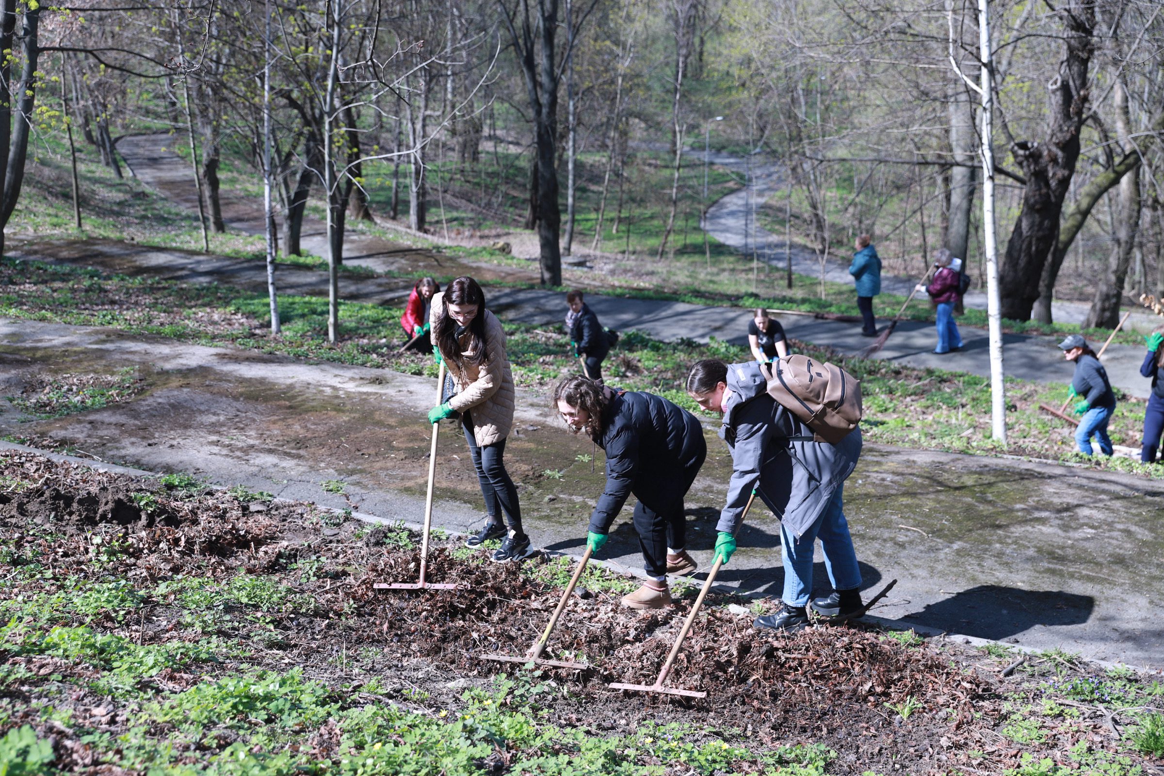 У Києві під час загальноміської толоки прибрали понад 4 тисячі кубометрів сміття (фото)