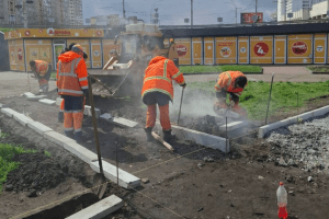 У Деснянського районі почали облаштовувати безбарʼєрний підхід до ЦНАПу