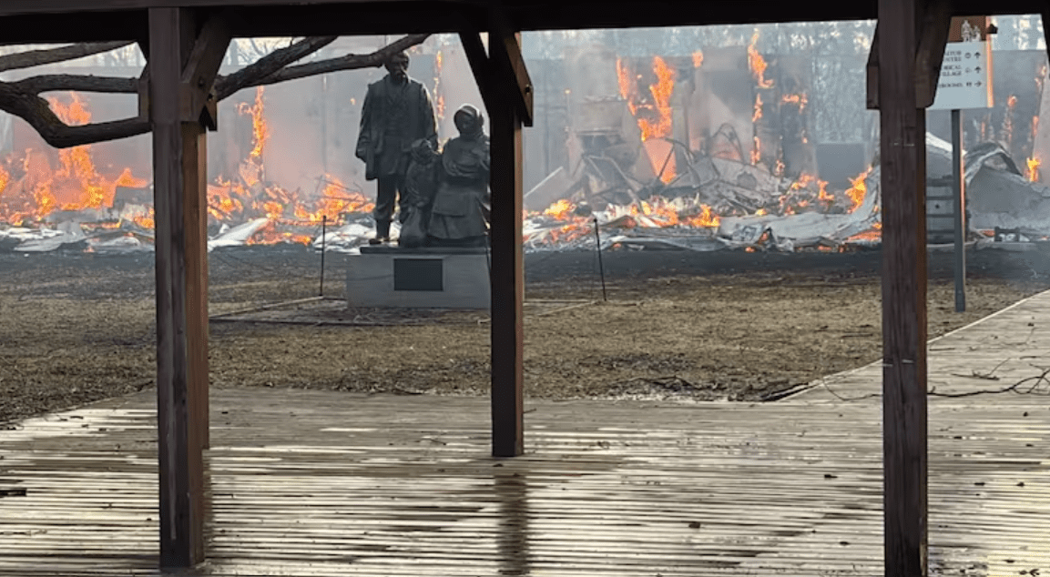 У Канаді пожежа пошкодила частину "Села спадщини української культури"