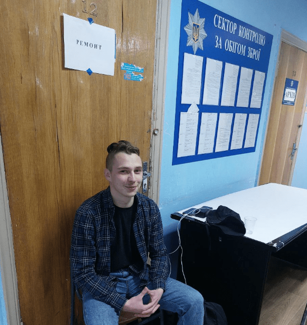 У столиці було затримано студентів Києво-Могилянської академії, від поліції вимагають пояснень (фото, відео) У столиці було затримано студентів Києво-Могилянської академії, від поліції вимагають пояснень (фото, відео)