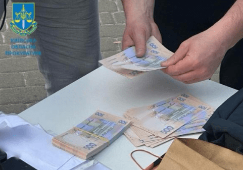 Генерального директора заповідника на Київщині викрито на одержані 100 тис. грн неправомірної вигоди