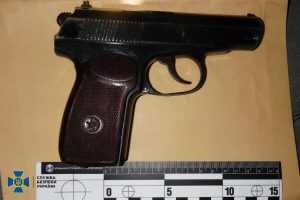 СБУ повідомила про підозру нападниці на відомого волонтера та активіста Сергія Стерненка (відео пострілу) СБУ повідомила про підозру нападниці на відомого волонтера та активіста Сергія Стерненка (відео пострілу)