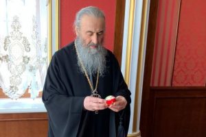 СБУ викрила на Фастівщині посіпак рф у рясах упц мп, підпорядкованих Онуфрію і Даміану СБУ викрила на Фастівщині посіпак рф у рясах упц мп, підпорядкованих Онуфрію і Даміану