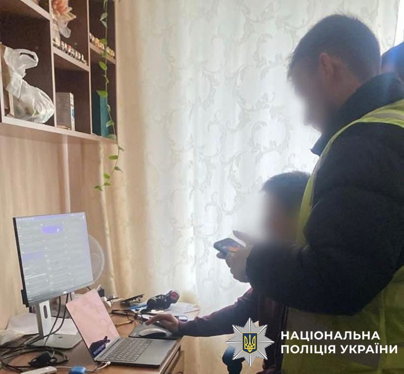 У столиці судитимуть хакера, який за тисячу гривень продавав талони «е-черги»