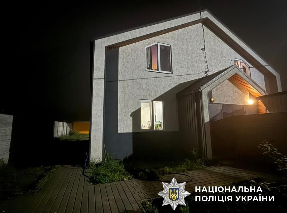 Удар ворожих БпЛА по Київщині: пошкоджені будинки та господарські приміщення у трьох районах