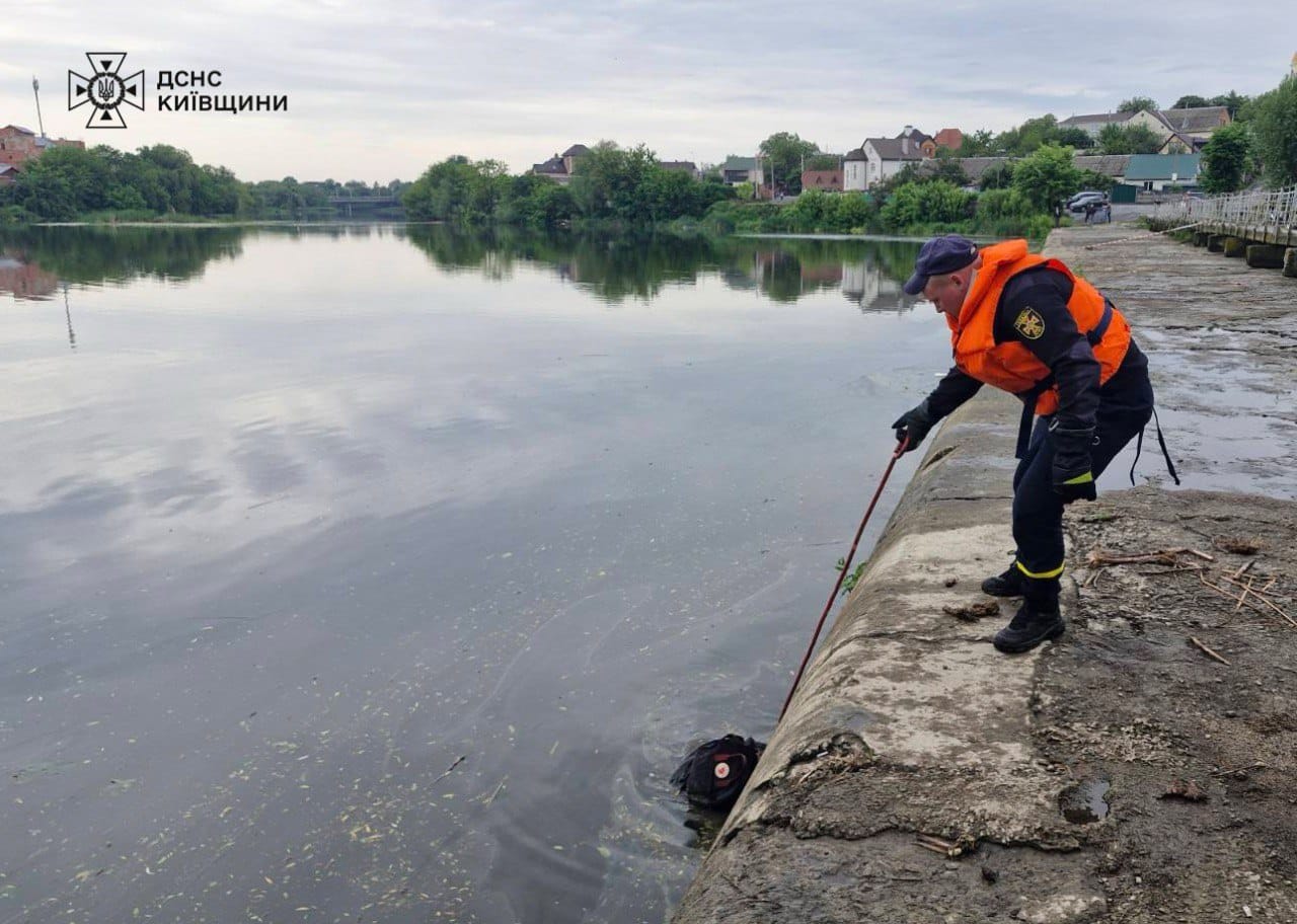 В водоймі Білої Церкви рятувальники виявили тіло людини