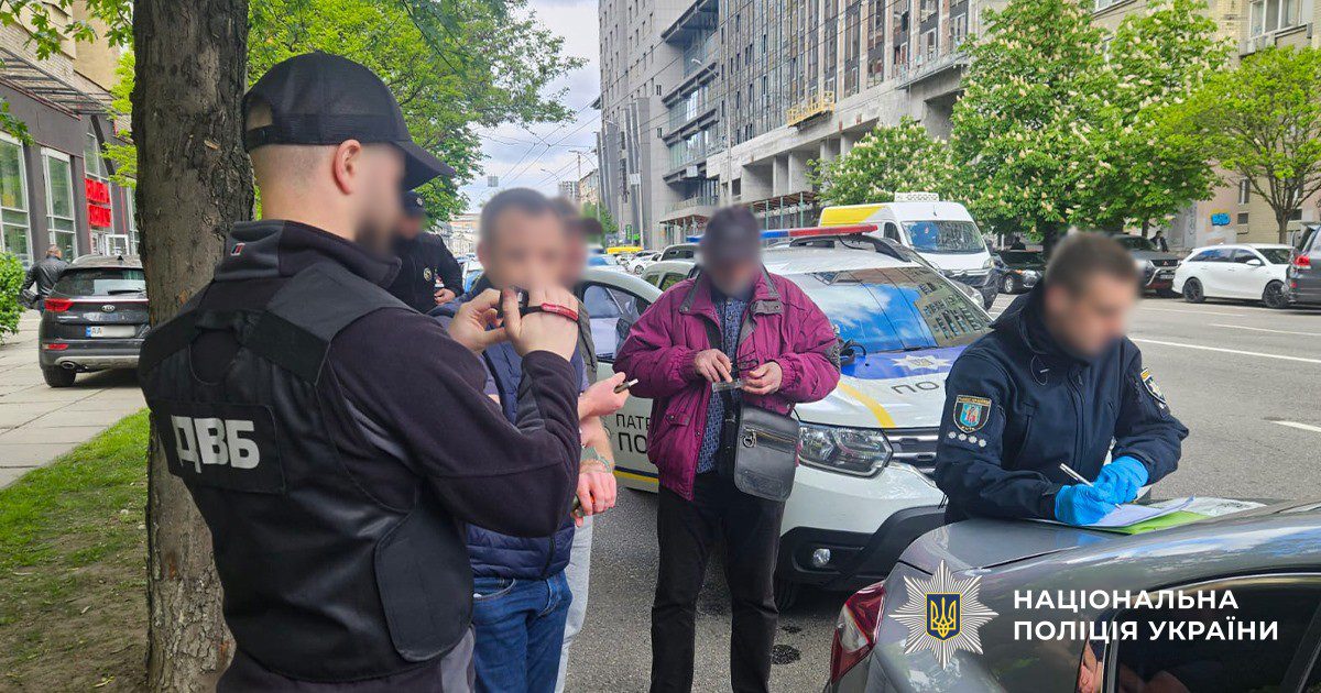 Столичні поліцейські викрили організатора схем ухилення від військової служби