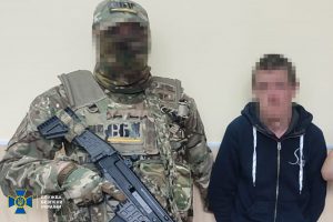 СБУ затримала коригувальника російського гру СБУ затримала коригувальника російського гру