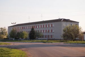 У Дроздівській гімназії за 2,5 млн гривень відремонтують дах У Дроздівській гімназії за 2,5 млн гривень відремонтують дах