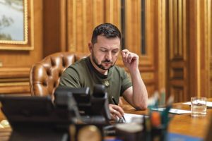 Зеленський змінив голів столичних РДА, але до рекомендацій уряду дослухався не зовсім Зеленський змінив голів столичних РДА, але до рекомендацій уряду дослухався не зовсім