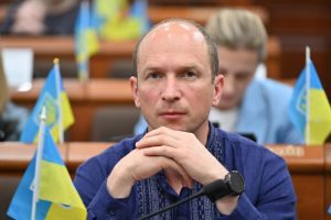 Кличко звільнив Возного з посади директора Департаменту захисту довкілля КМДА Кличко звільнив Возного з посади директора Департаменту захисту довкілля КМДА
