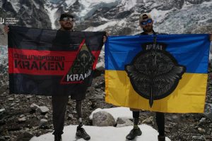 Ветерани ГУР Іван Тарн та Олександр Дашко, які мають ампутації, підкорили Гімалаї (фото) Ветерани ГУР Іван Тарн та Олександр Дашко, які мають ампутації, підкорили Гімалаї (фото)