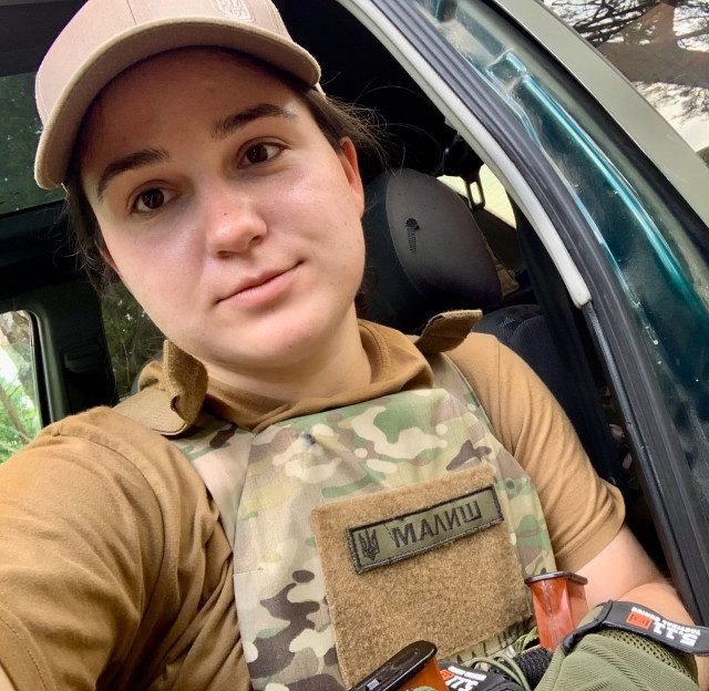 Три військовослужбовиці 100 ОМБР - номінантки на "Жінку року"