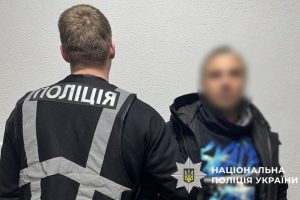 Арештант київського СІЗО організував шахрайську схему з продажу неіснуючих дров