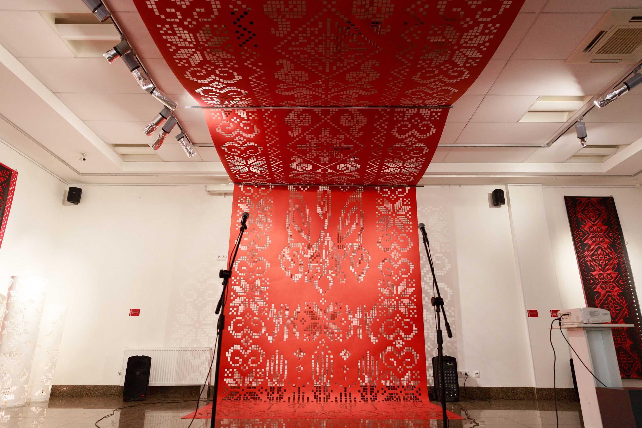 В Музеї історії міста Києва зафіксували рекорд України – найбільшу витинанку (фото)