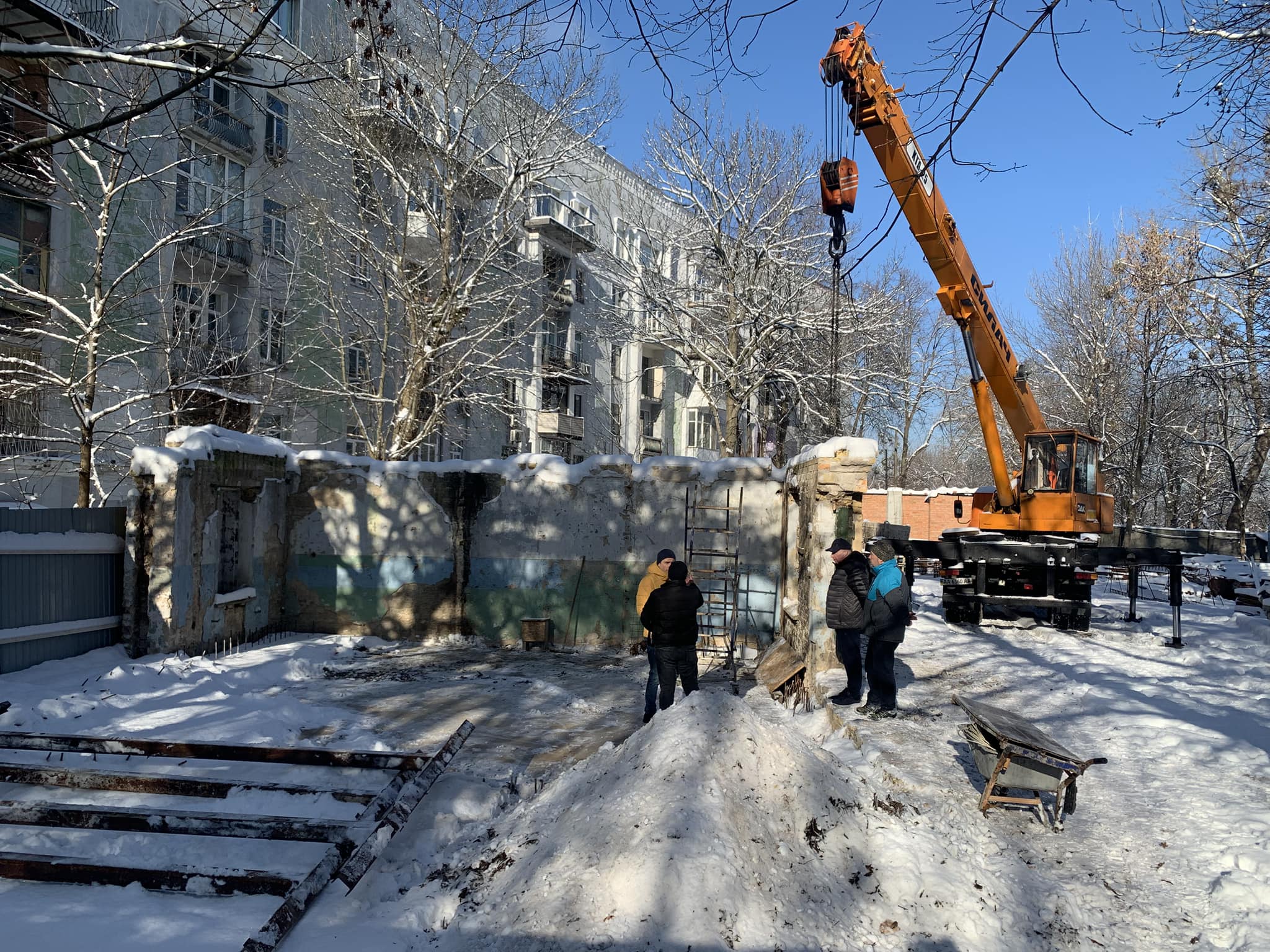 Кримінальна справа і мораторій від Мінкульту: що буде з фундаментом Палацу Розумовського