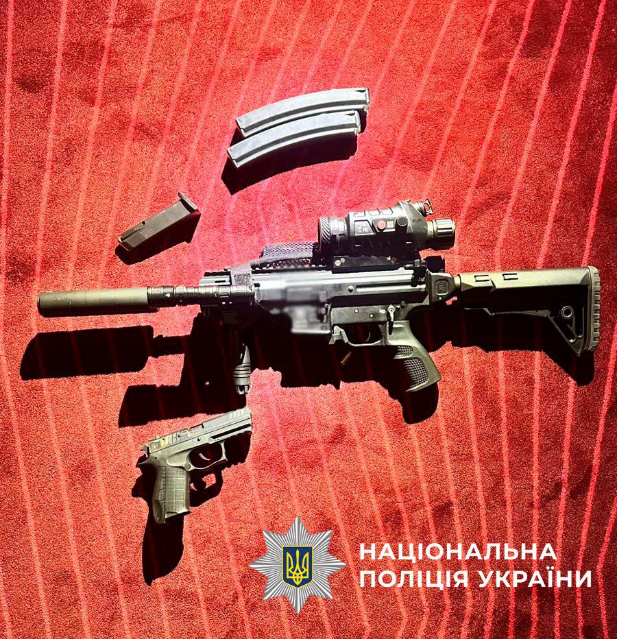 Слідчі вручили підозру чоловікові, який вчинив стрілянину в готелі Святошинського району Слідчі вручили підозру чоловікові, який вчинив стрілянину в готелі Святошинського району