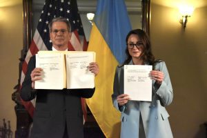Підписано Угоду про створення Інвестиційного фонду відбудови США–Україна (огляд положень, текст) Підписано Угоду про створення Інвестиційного фонду відбудови США–Україна (огляд положень, текст)
