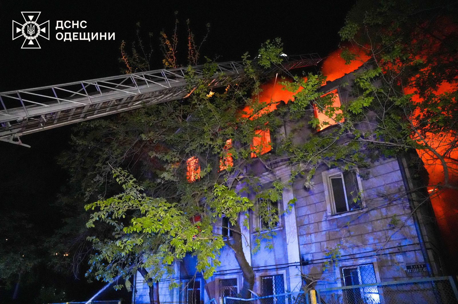 Унаслідок атаки БпЛА в Одесі двоє людей загинули, щонайменше 15 постраждали