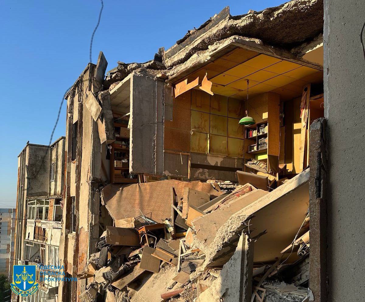 Унаслідок атаки БпЛА в Одесі двоє людей загинули, щонайменше 15 постраждали