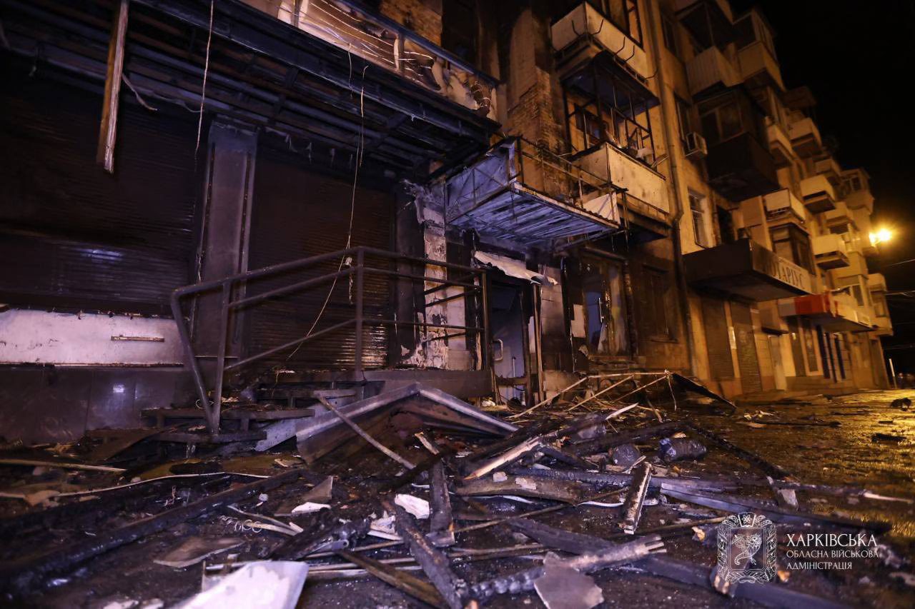 Удар ворожих БпЛА по Харкову: майже півсотні постраждалих, у місті виникли пожежі