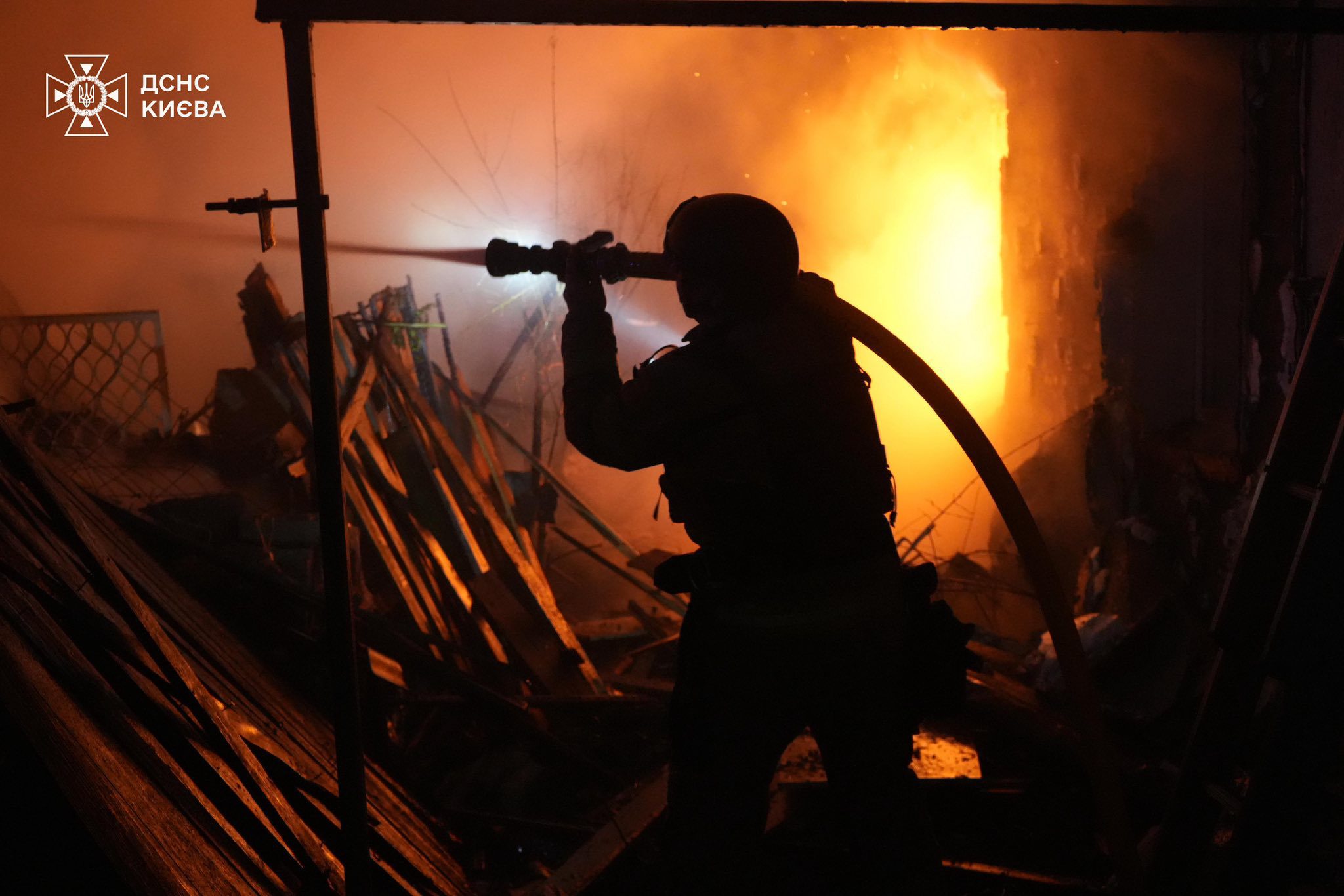 Нічна атака БпЛА на Київ: серед 11 постраждалих дві дитини, є руйнування у трьох районах