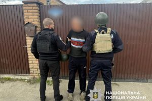 Правоохоронці затримали чоловіка, який в селі Софіївська Борщагівка розстріляв двох людей Правоохоронці затримали чоловіка, який в селі Софіївська Борщагівка розстріляв двох людей