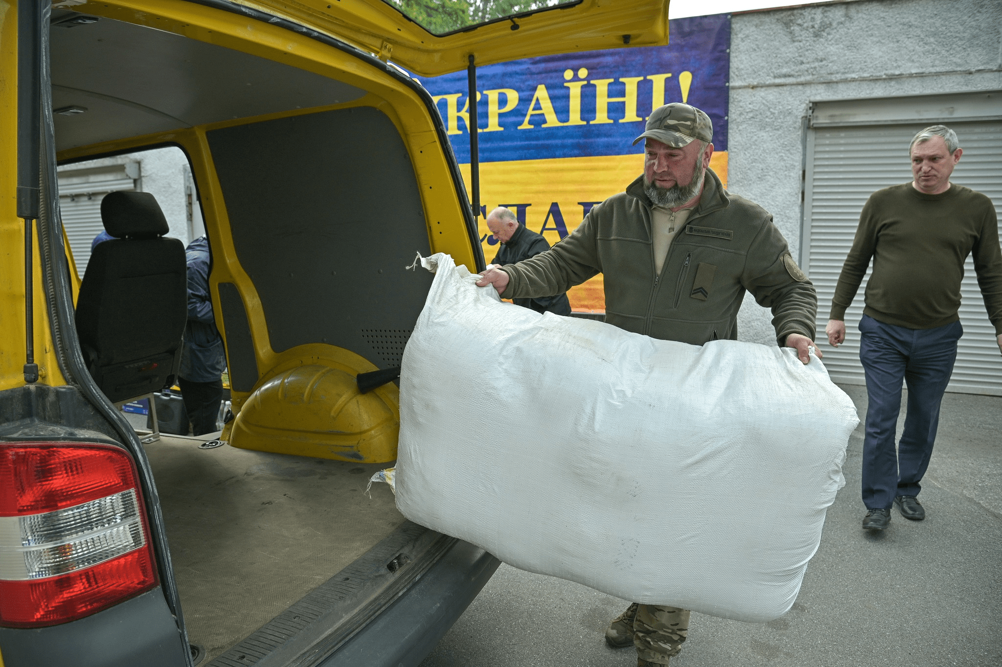 Київське об'єднання Спілки самаритян і громада Святошинського району передали допомогу батальйону "Свобода" Київське об'єднання Спілки самаритян і громада Святошинського району передали допомогу батальйону "Свобода"