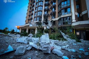 На Київщині внаслідок атаки ворожих БпЛА пошкоджено новобудову, приватні будинки та авто На Київщині внаслідок атаки ворожих БпЛА пошкоджено новобудову, приватні будинки та авто