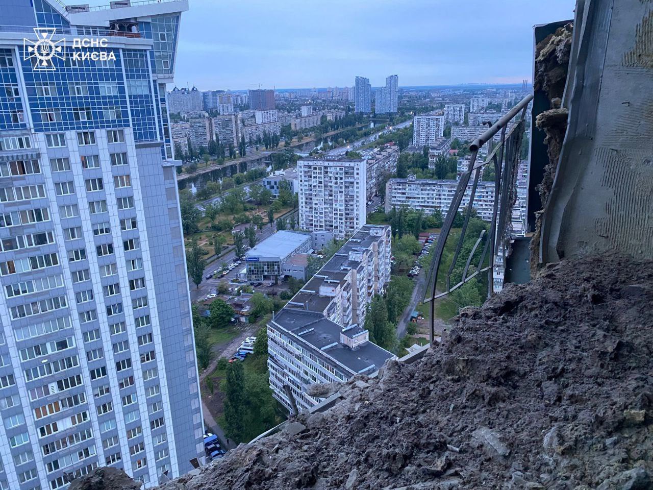 У Києві внаслідок нічної атаки дві людини загинули, серед постраждалих 4 дитини