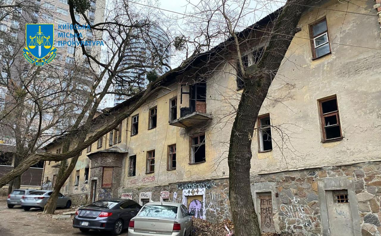 Суд зупинив вибуття з комунальної власності будівлі на Печерську вартістю понад 32 млн гривень