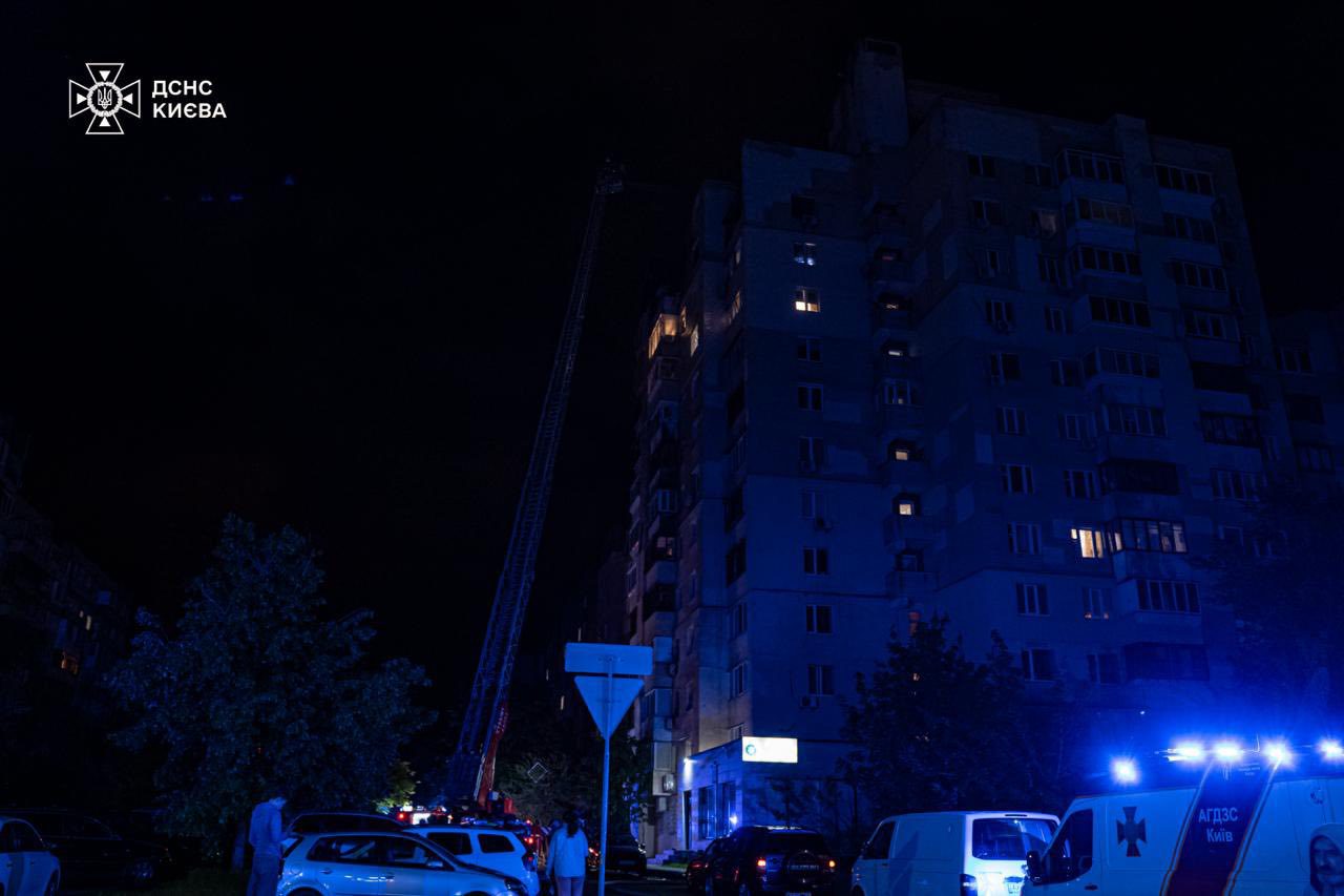 Нічна атака БпЛА на Київ: серед 11 постраждалих дві дитини, є руйнування у трьох районах
