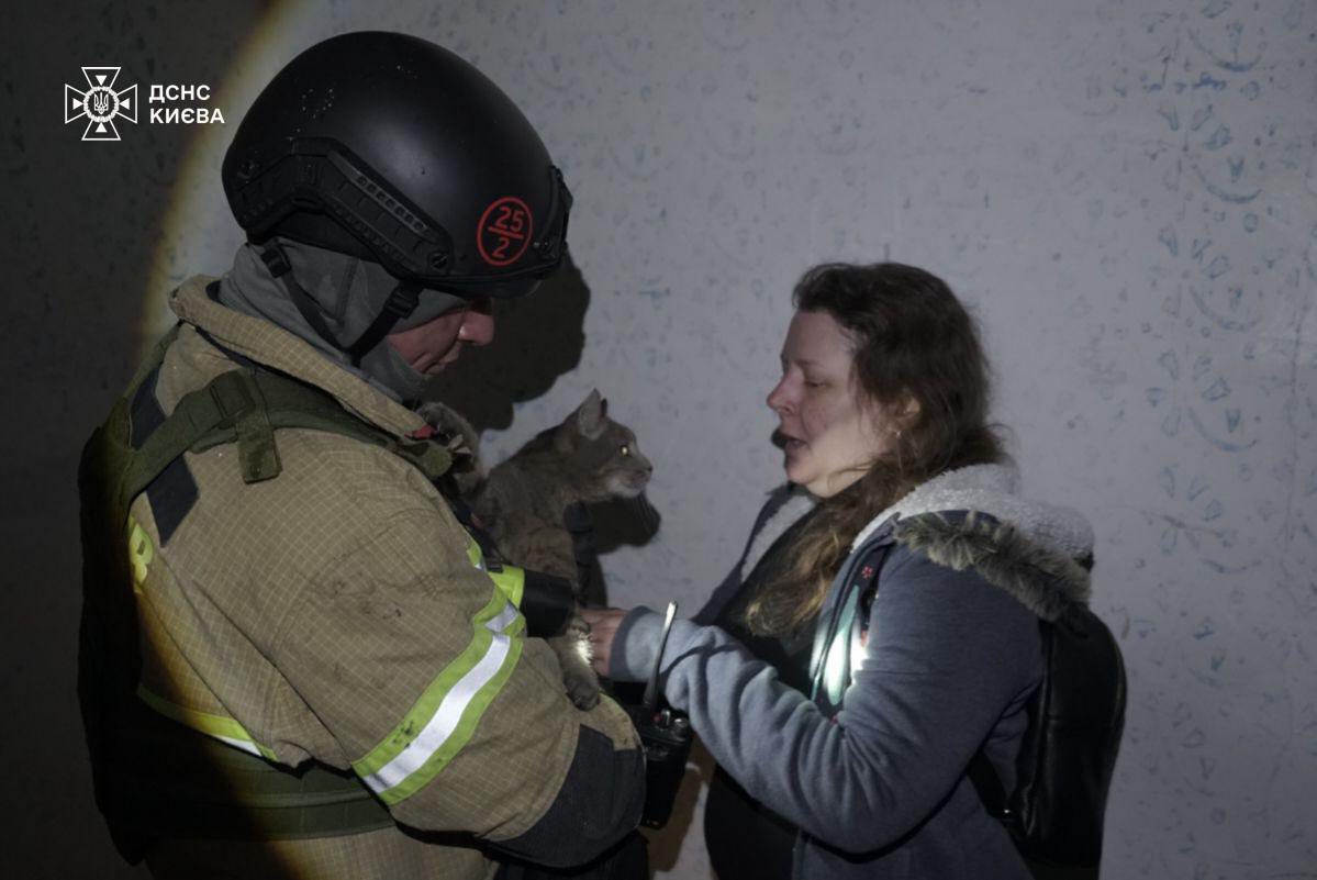 Нічна атака БпЛА на Київ: серед 11 постраждалих дві дитини, є руйнування у трьох районах