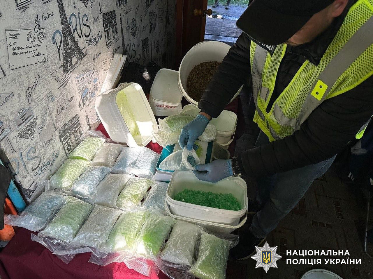 Нацполіція проводить масштабну спецоперацію з ліквідації наркобізнесу