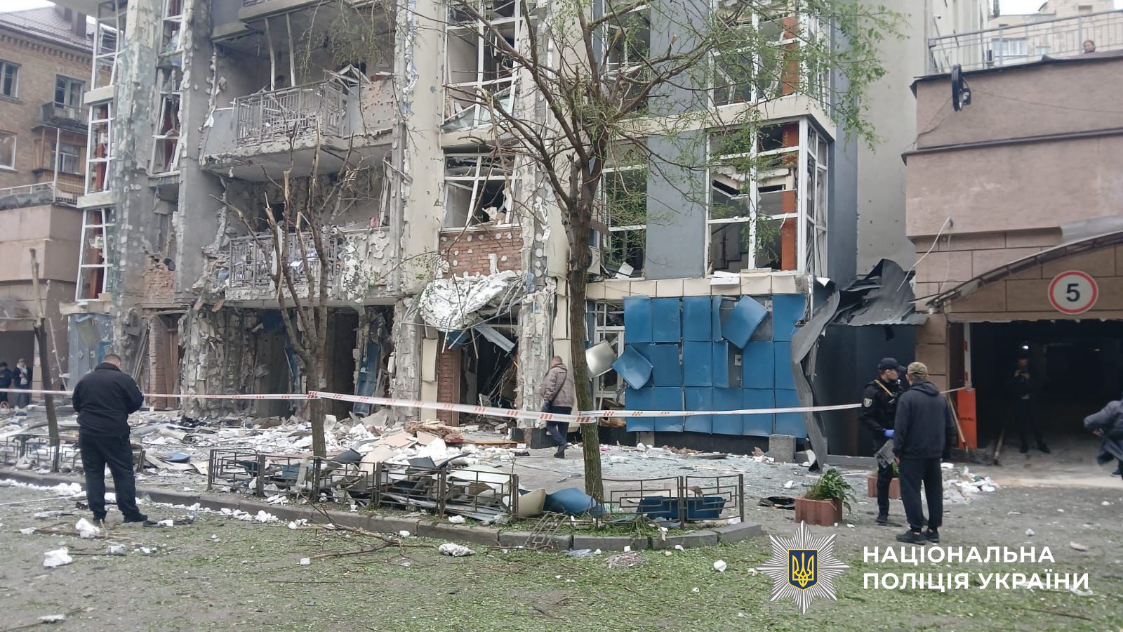 У Києві внаслідок нічної атаки понад десяток постраждалих, пошкоджено будинки у трьох районах