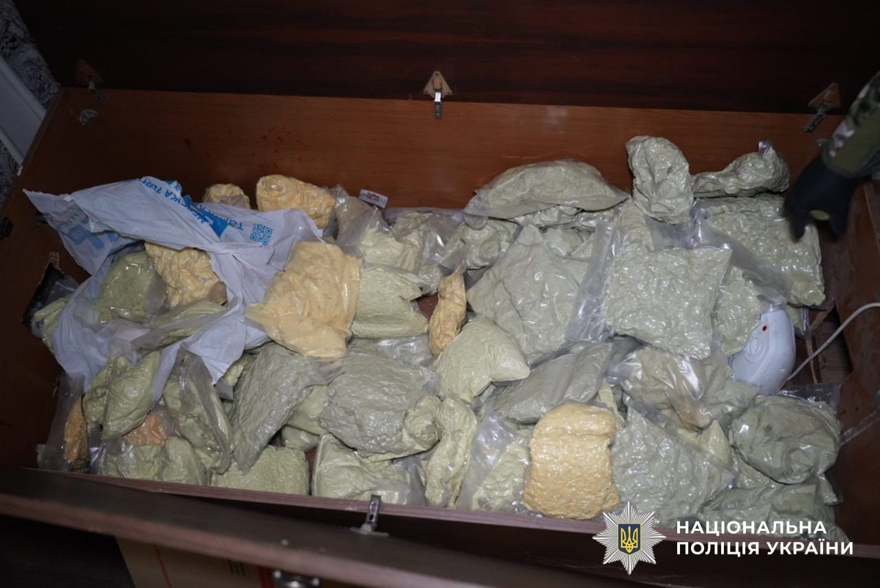 Нацполіція ліквідували мережу наркоугрупувань у різних регіонах України, вилучено наркотиків на понад 2 млрд гривень