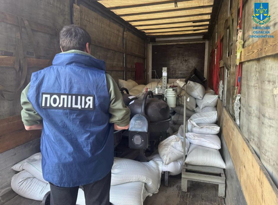 На Київщині викрили підпільне виробництво фальсифікату насіння під марками відомих брендів