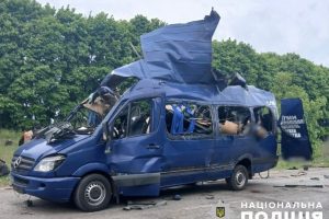 У Білопіллі на Сумщині армія рф атакувала рейсовий автобус - 9 загиблих