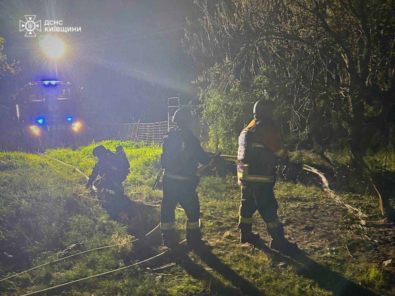 Комбінована атака на Київщину: госпіталізовано трьох поранених, уламки впали у 5 районах