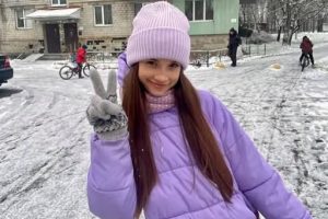 У лікарні померла 14-річна дівчинка, уражена струмом на даху електропотяга в Бучі У лікарні померла 14-річна дівчинка, уражена струмом на даху електропотяга в Бучі