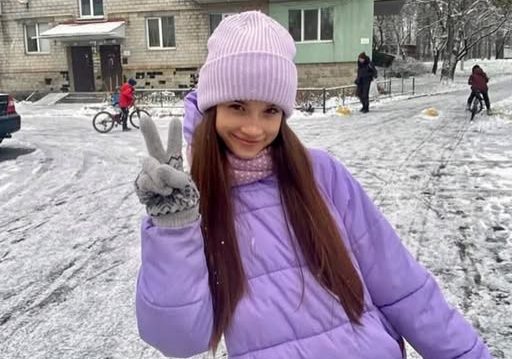 У лікарні померла 14-річна дівчинка, уражена струмом на даху електропотяга в Бучі