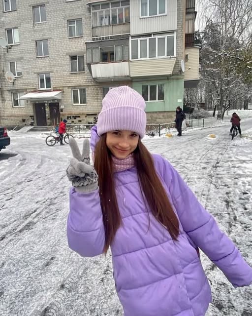 У лікарні померла 14-річна дівчинка, уражена струмом на даху електропотяга в Бучі (без назви)